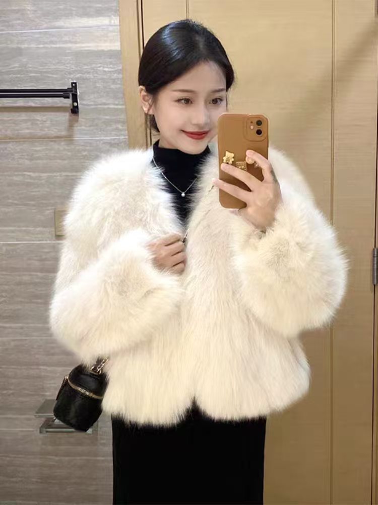 Fuzzy Short V-neck Coat