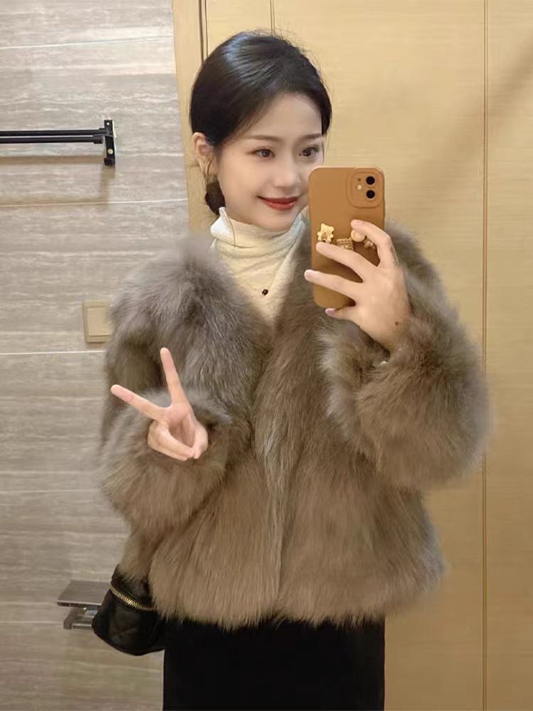 Fuzzy Short V-neck Coat
